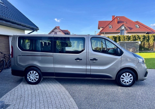 Renault Trafic cena 104998 przebieg: 80000, rok produkcji 2018 z Płock małe 497